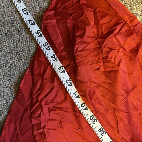 New Lulu’s Law Of Attraction Red Satin One Shoulder Asymmetrical Midi Dres Sz XS - Picture 5 of 10